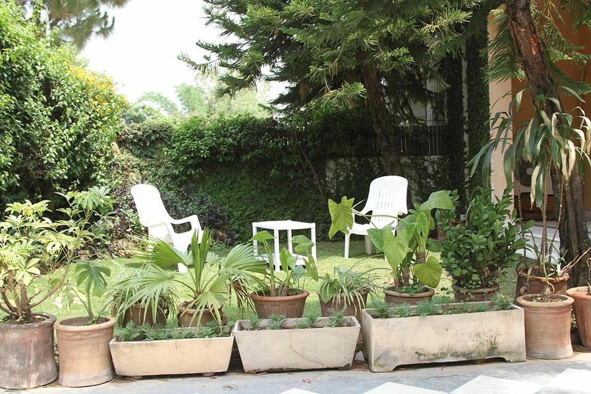 Delano Guest House Islamabad Eksteriør bilde